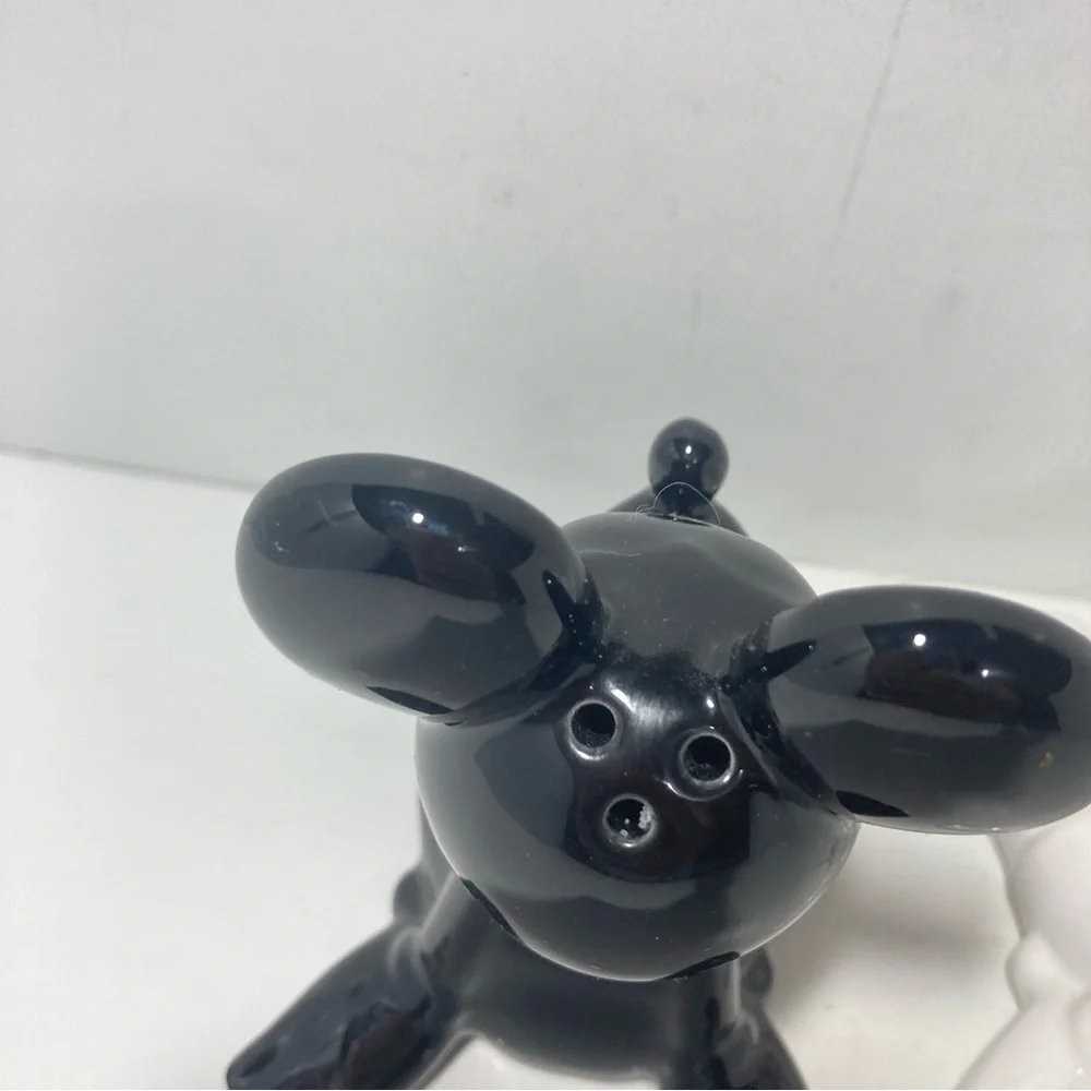 DISNEY Mickey Mouse Figurines Black White Salt and Pepper Shaker Set